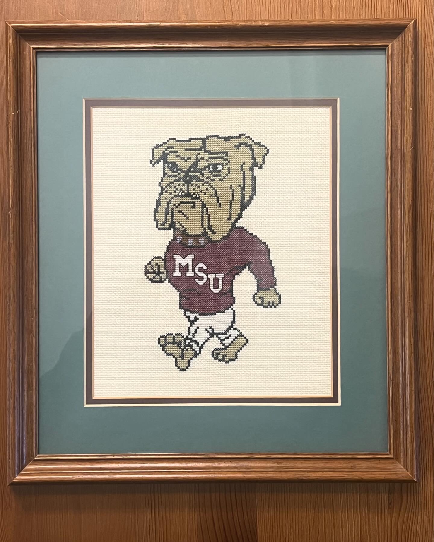 Walking Bully Logo